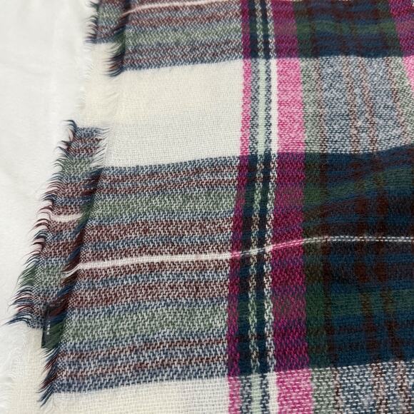 City Streets Scarf One Size Women's Plaid Fall Winter Weather Cozy Cozycore Soft - Picture 1 of 4